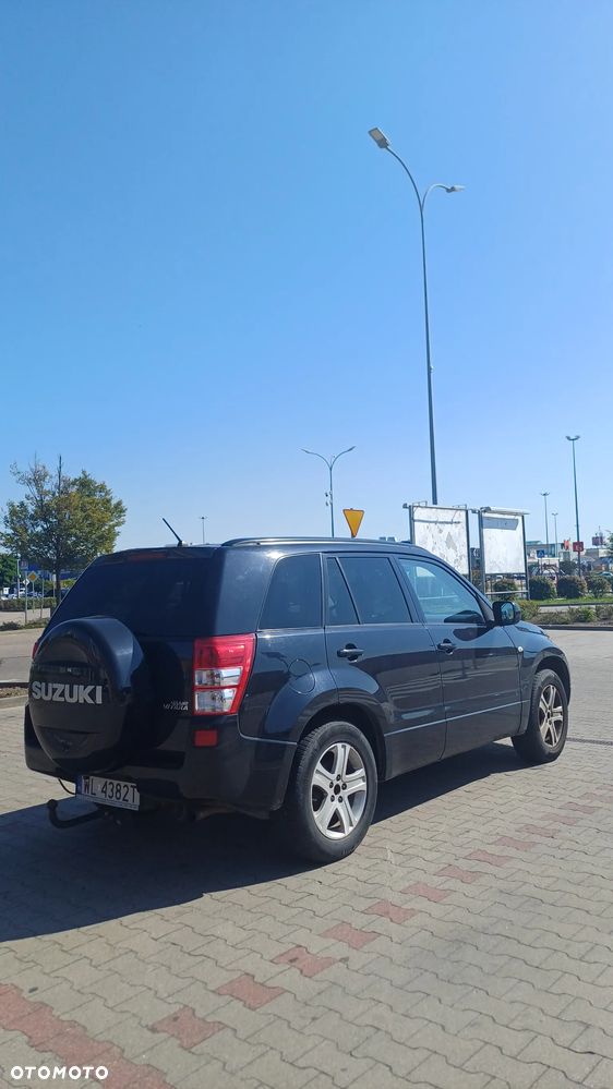 Suzuki Grand Vitara 2.0 - 7