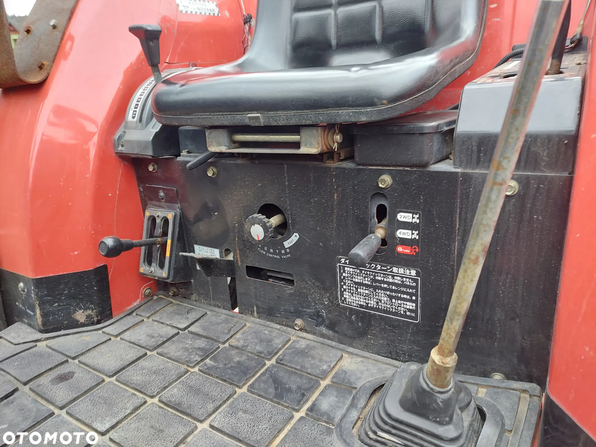 Mitsubishi MT 30 - 8