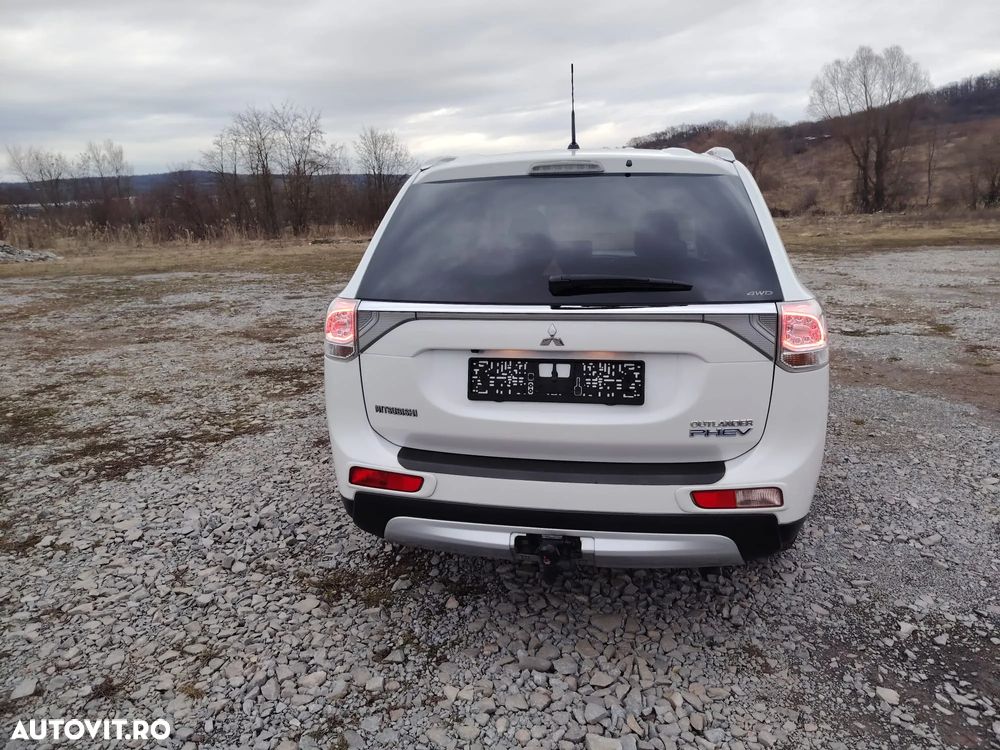 Mitsubishi Outlander 2.0 4WD Top - 2