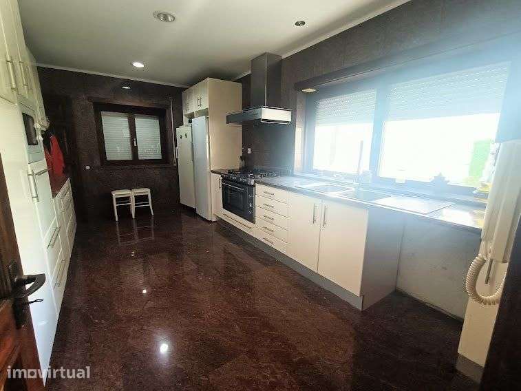 Moradia T5 na melhor zona de Celas, junto aos HUC e ao IPO - Grande imagem: 5/9
