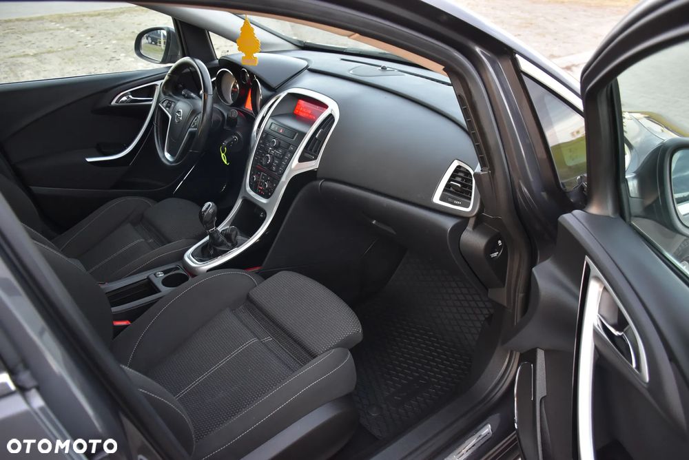 Opel Astra 1.4 Turbo Cosmo - 14