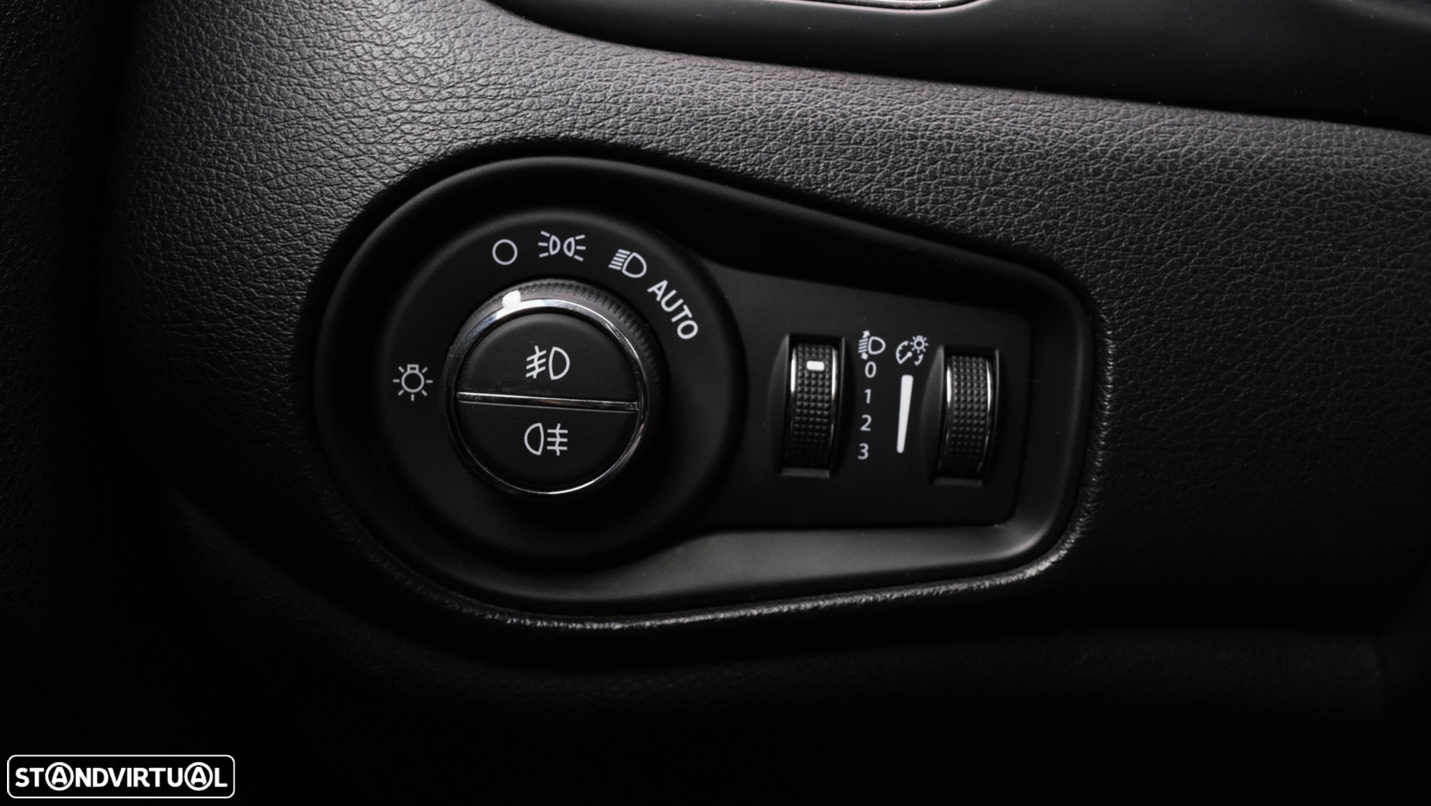 Jeep Renegade 1.6 MJD Limited - 26