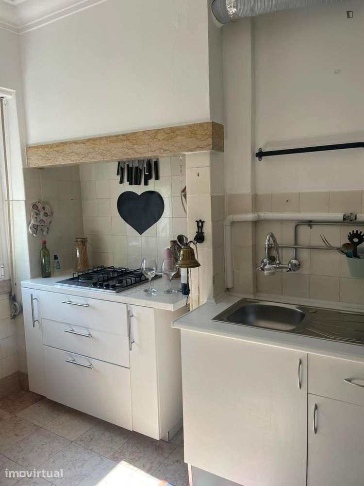Quarto - localizado em Alameda Lisbon - Grande imagem: 3/11