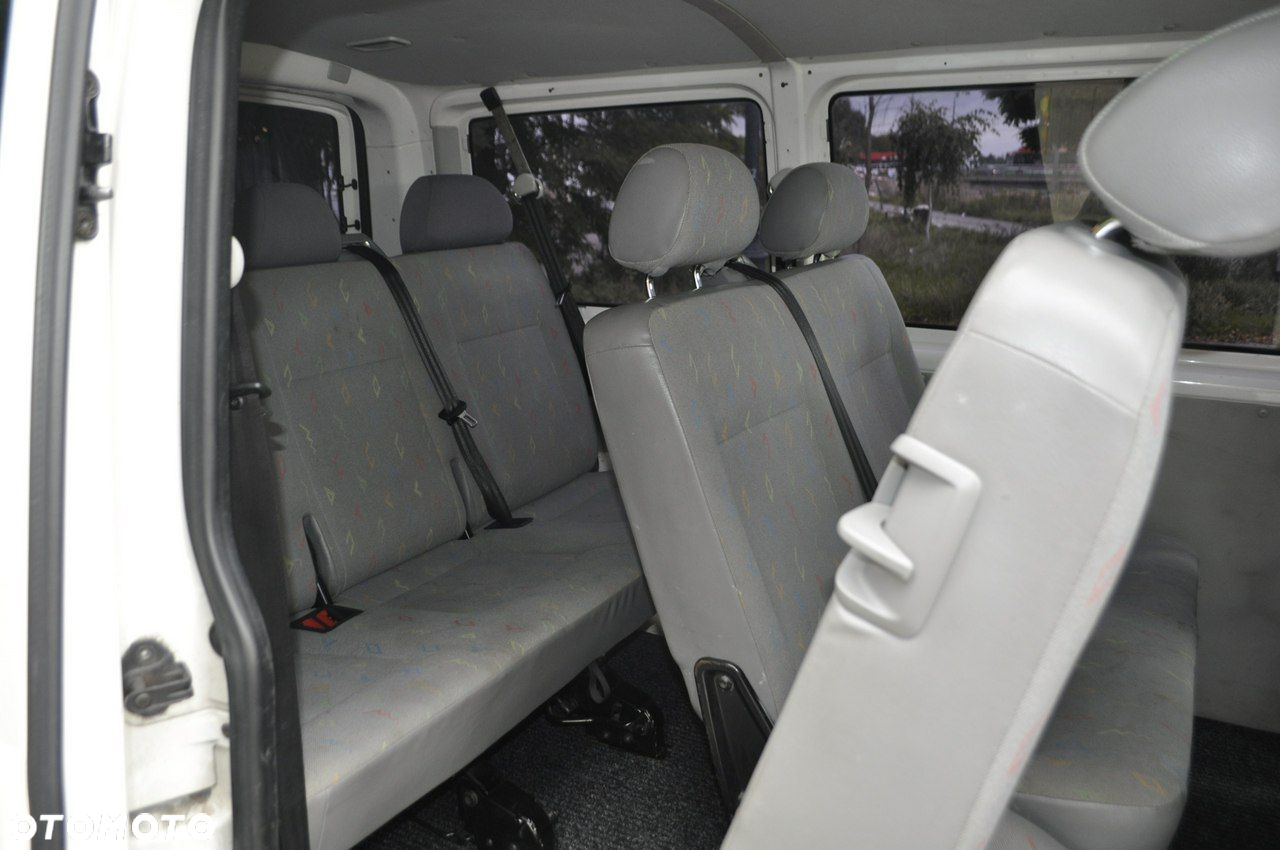 Volkswagen Transporter - 11