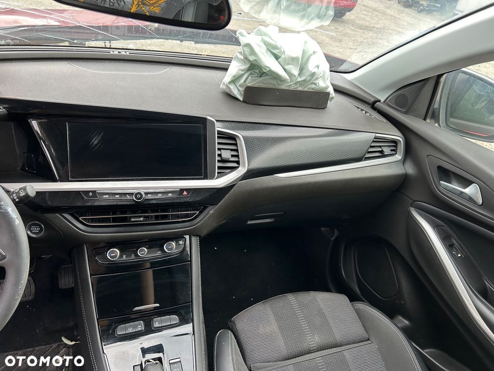 Opel Crossland X - 21