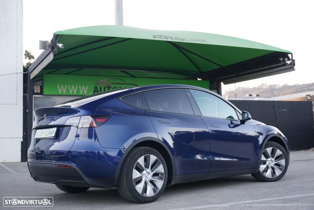 Tesla Model Y Long Range Dual Motor AWD - 19