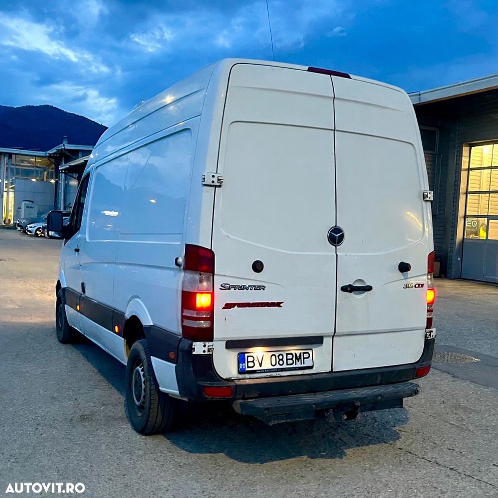 Mercedes-Benz Sprinter - 4