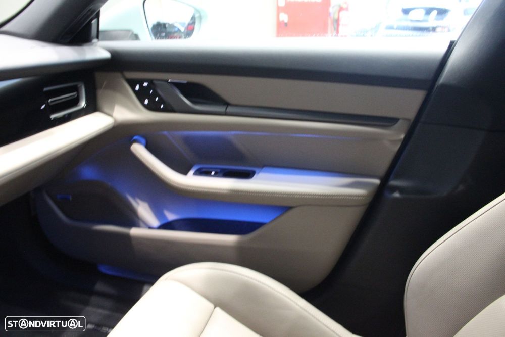 Porsche Taycan Sport Turismo - 41