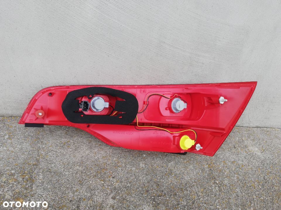 LAMPA TYLNA LEWA AUDI Q7  2006-2009 - NOWA AL - 2