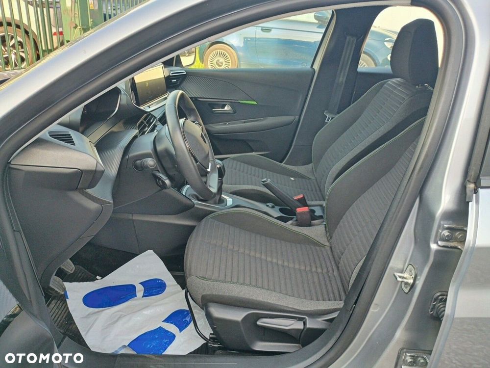 Peugeot 208 - 9