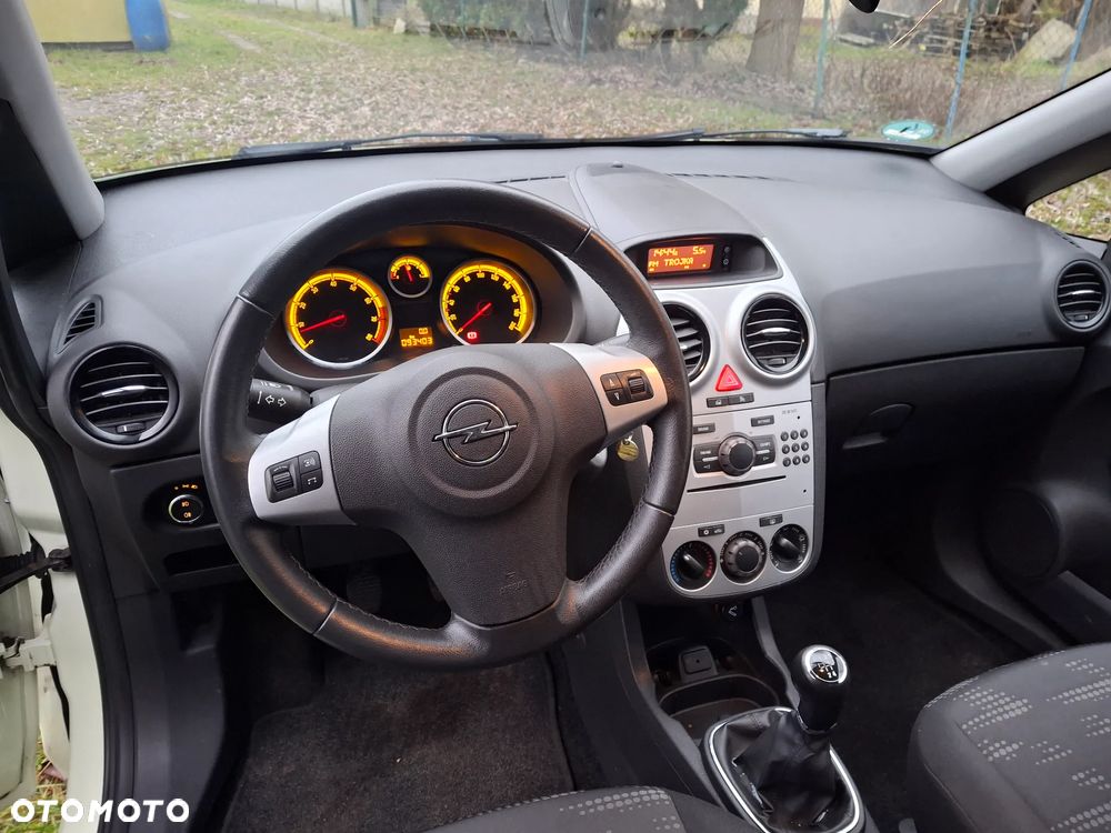 Opel Corsa 1.4 16V Satellite - 7