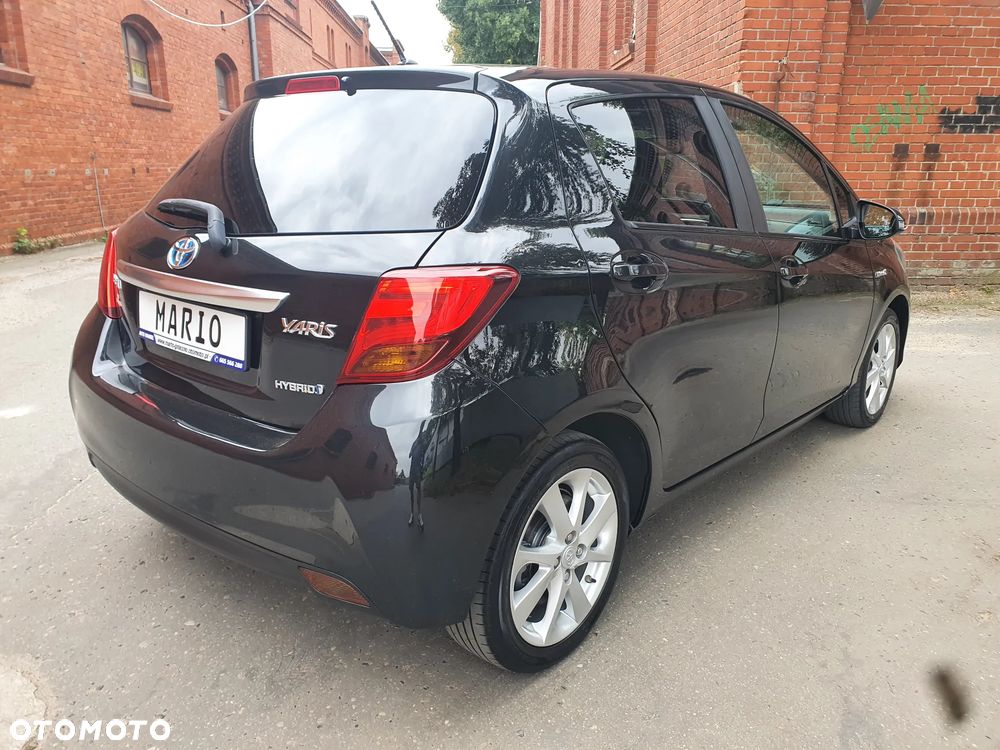 Toyota Yaris 1.5 VVT-i Lounge - 4