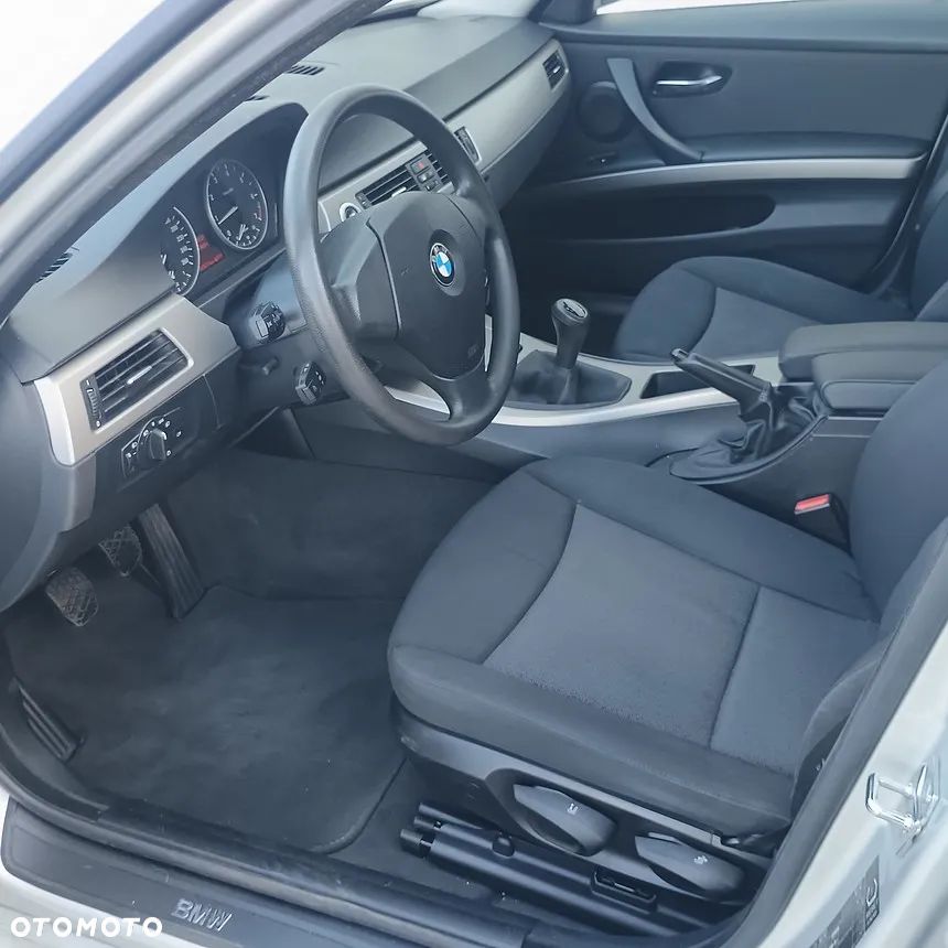 BMW Seria 3 318i - 19