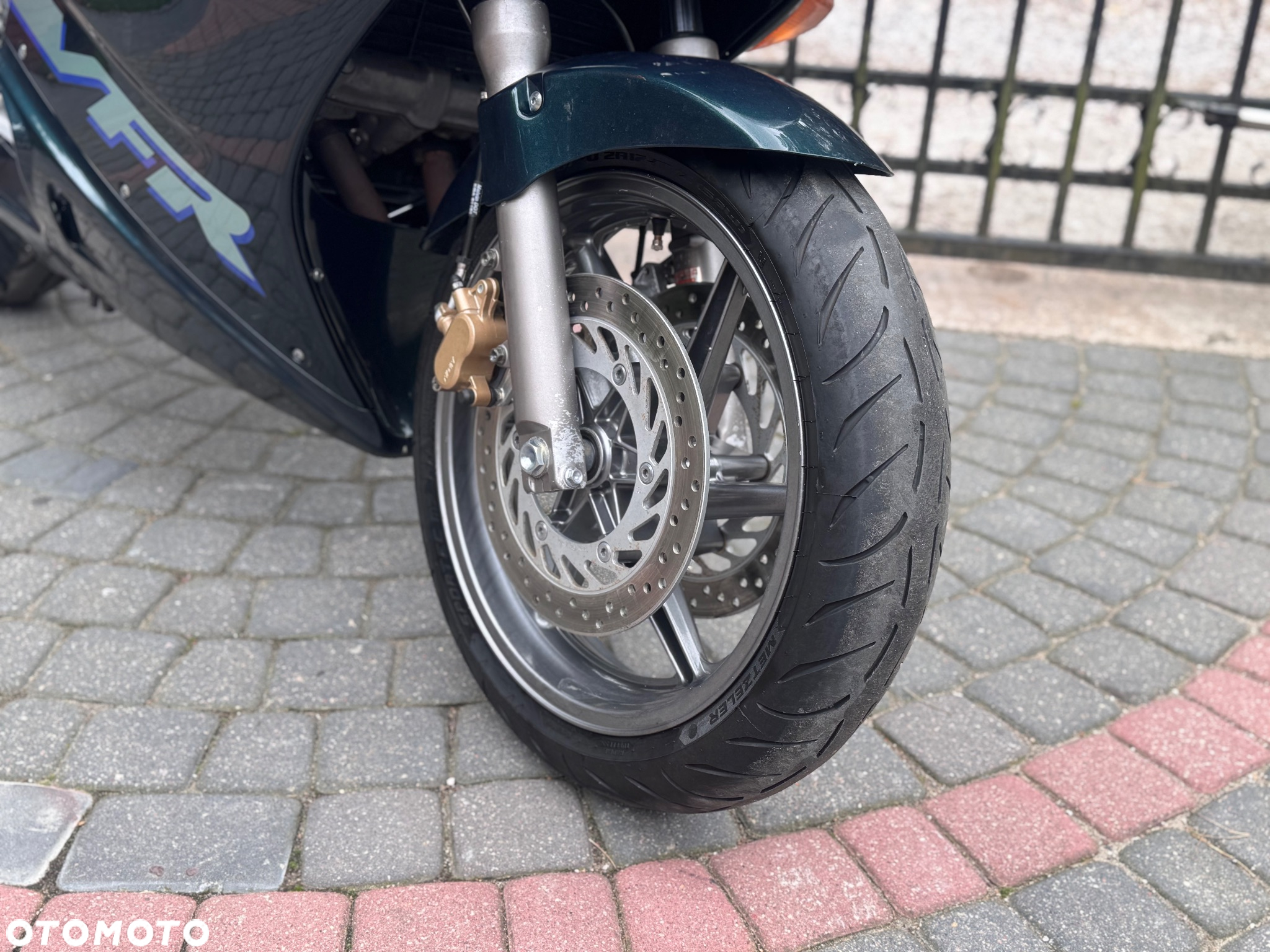 Honda VFR - 23