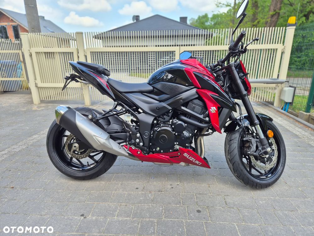 Suzuki GSX - 9