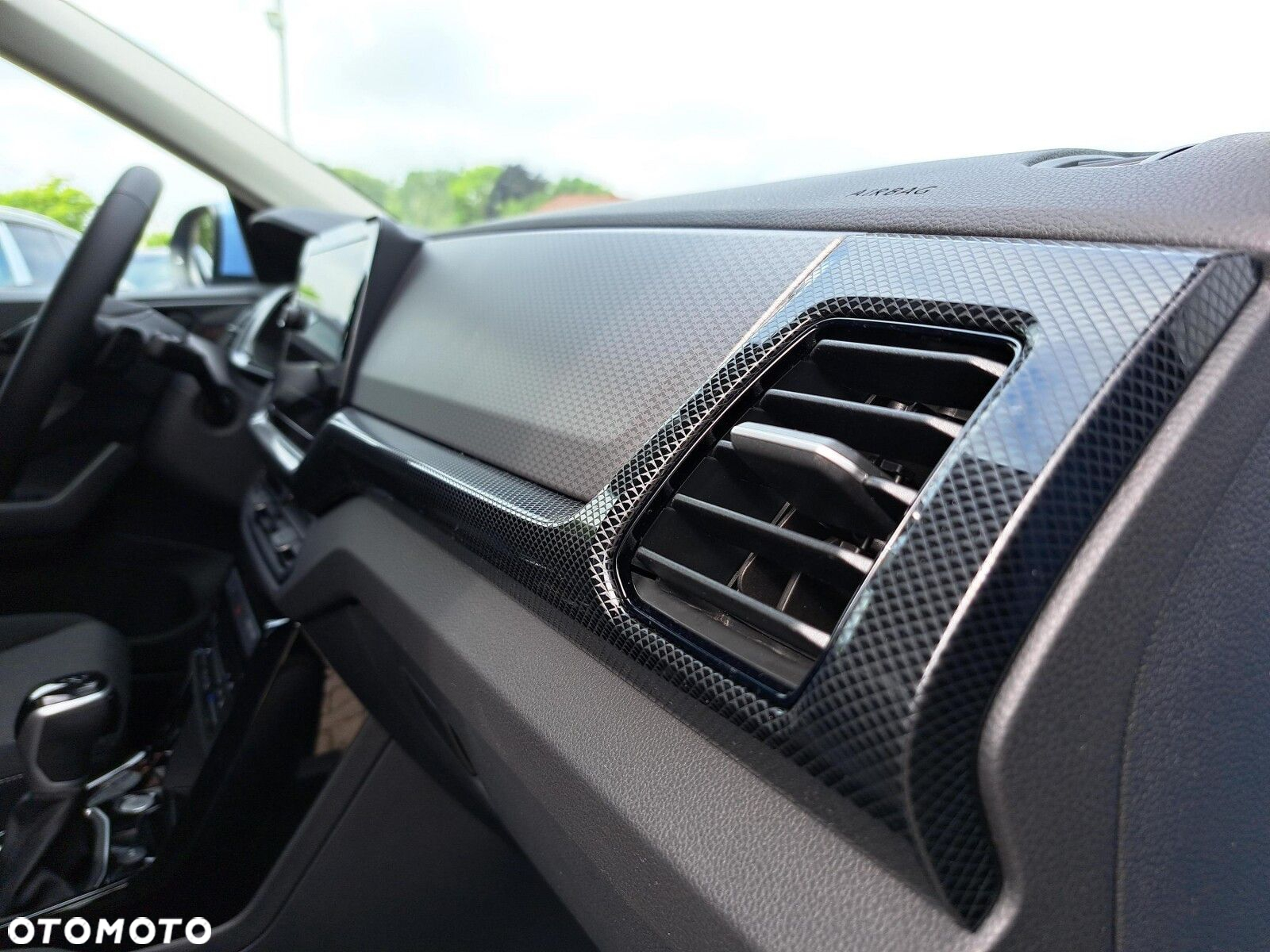 Volkswagen T-Cross - 34
