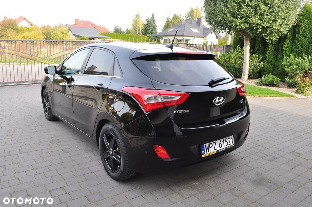 Hyundai i30 blue 1.6 CRDi Passion - 18