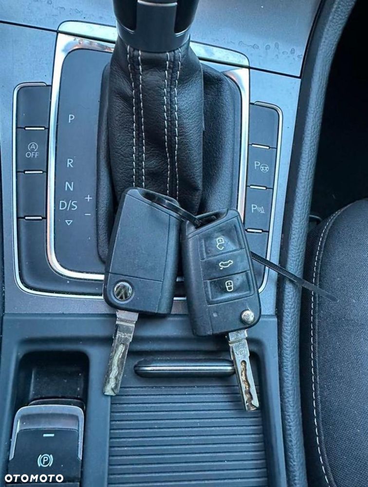 Volkswagen Golf 1.2 TSI DSG Style - 10