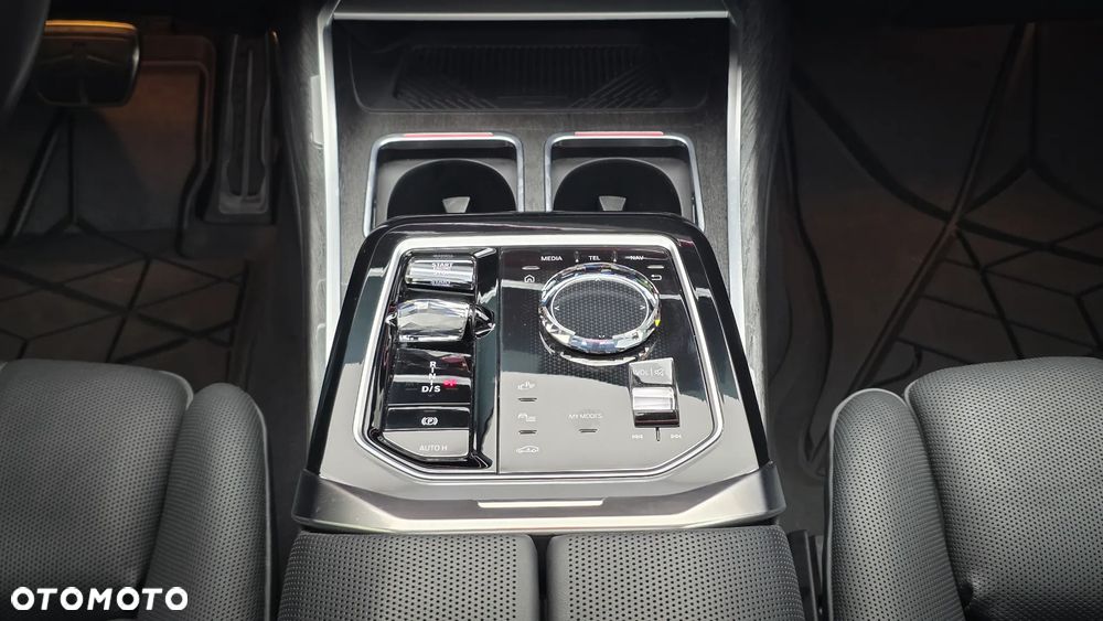 BMW Seria 7 - 33
