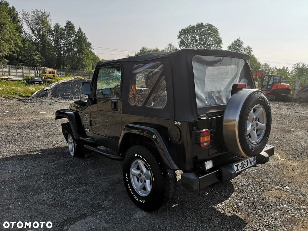 Jeep Wrangler - 5