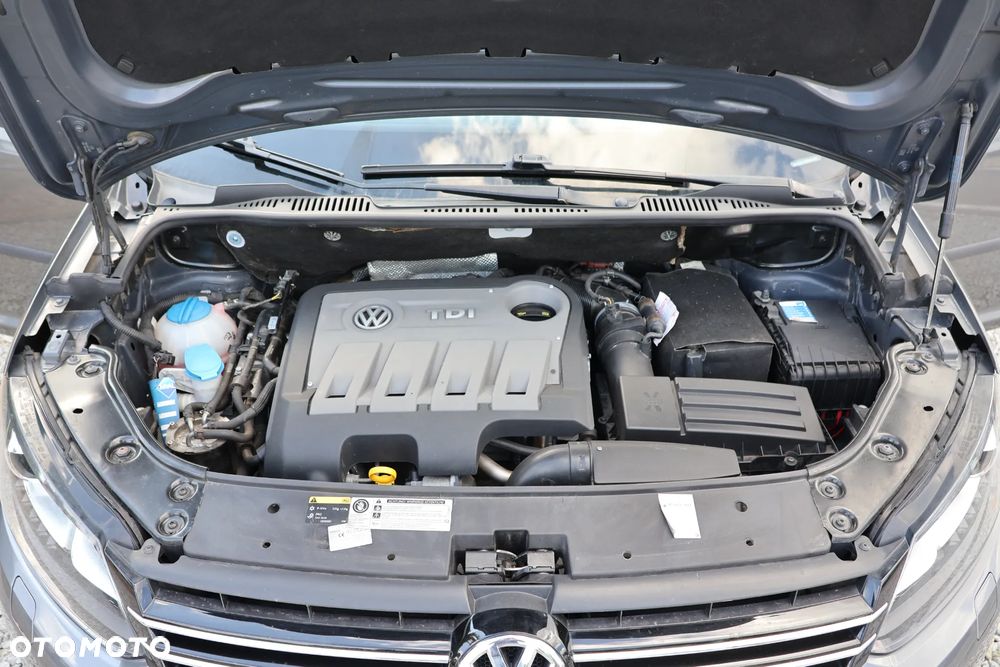 Volkswagen Touran 2.0 TDI DPF Cross DSG - 14