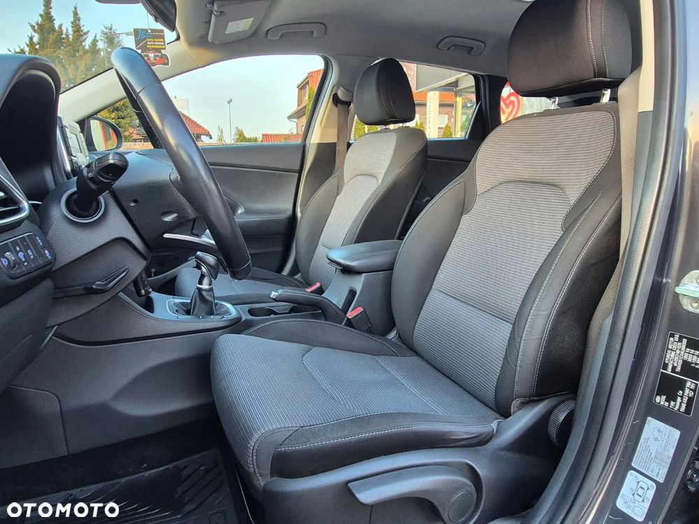 Hyundai i30 1.5 DPI Classic + - 14