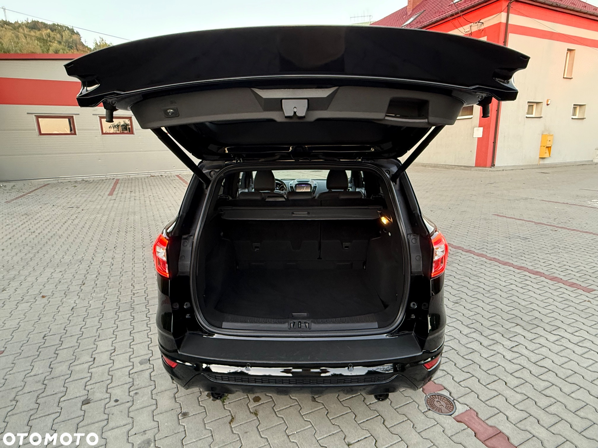 Ford Kuga 2.0 TDCi AWD ST-Line - 38