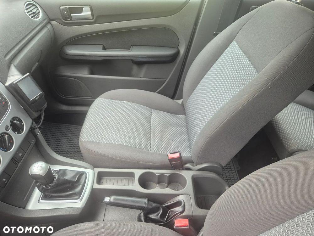 Ford Focus 1.6 16V Ambiente - 17