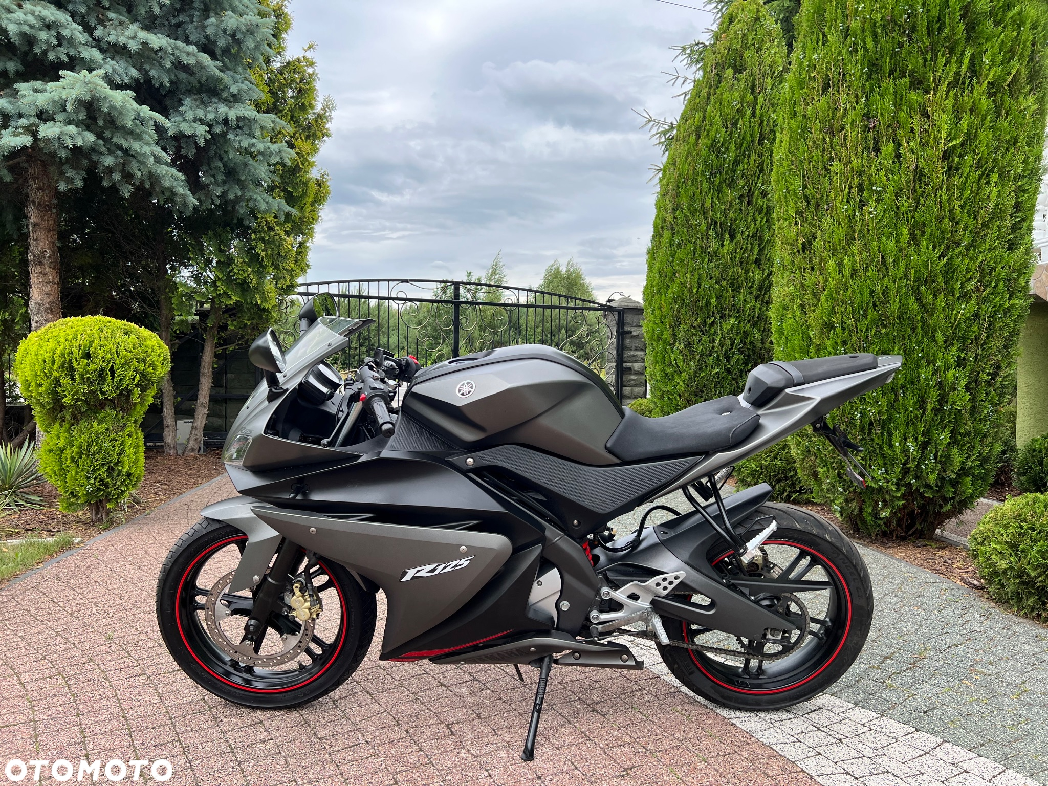 Yamaha YZF - 22