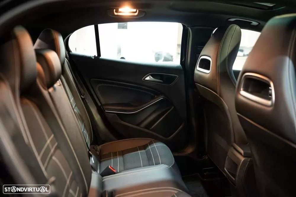 Mercedes-Benz GLA 180 CDI Urban - 14