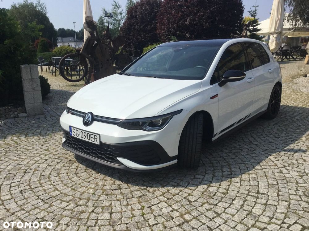 Volkswagen Golf - 1