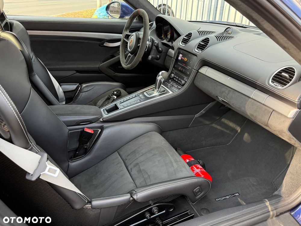 Porsche 718 Cayman GT4 PDK - 26