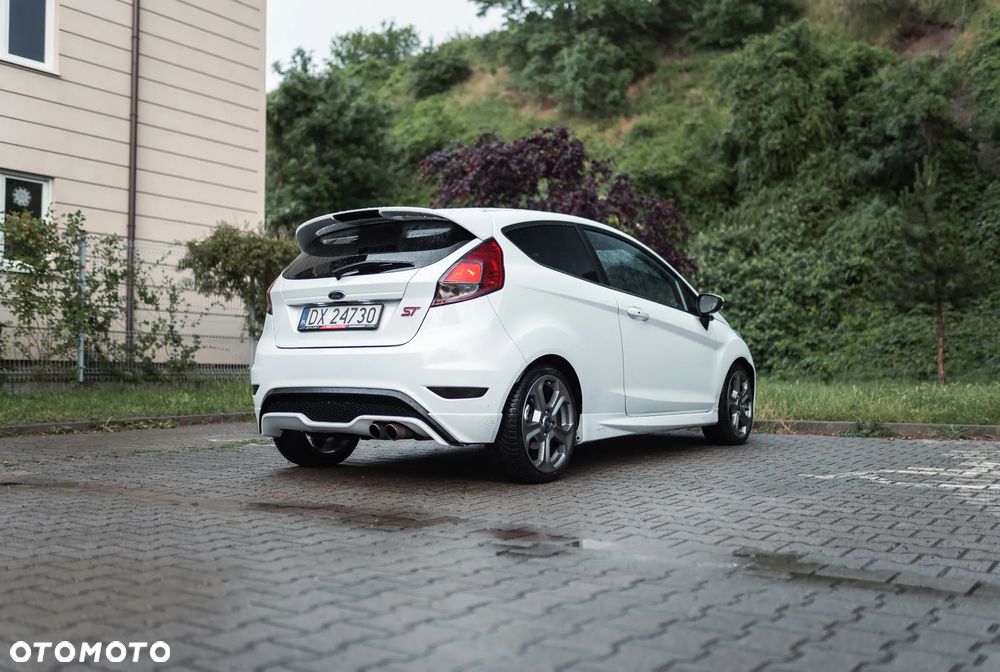 Ford Fiesta - 12
