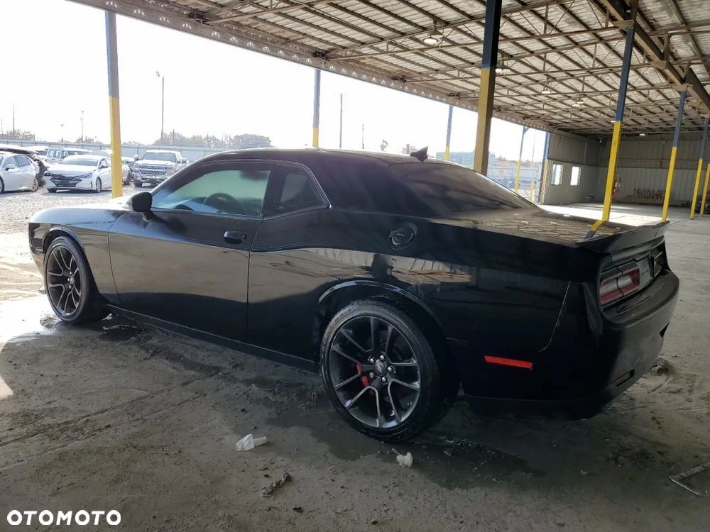 Dodge Challenger 5.7 R/T - 2