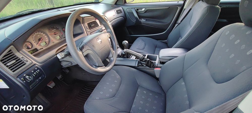 Volvo V70 2.4 D Black Edition - 17