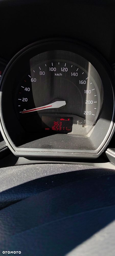Kia Rio - 10