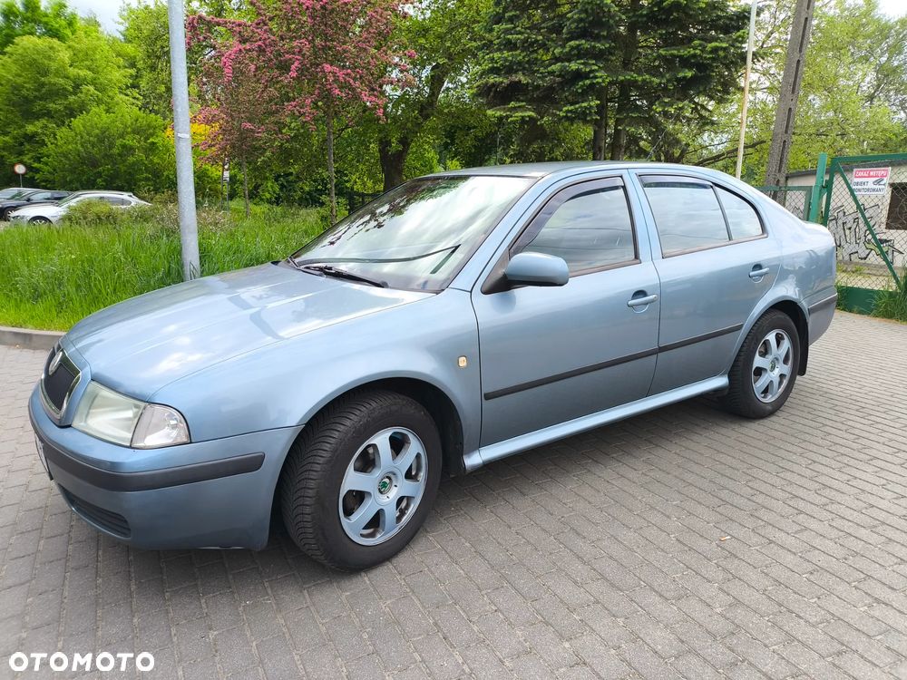 Skoda Octavia 1.6 Tour - 2