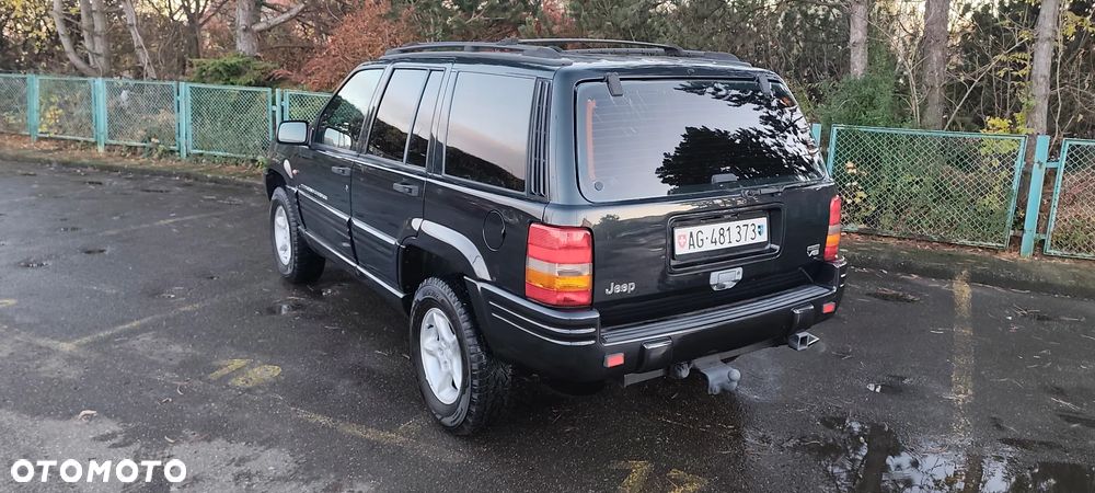 Jeep Grand Cherokee - 12