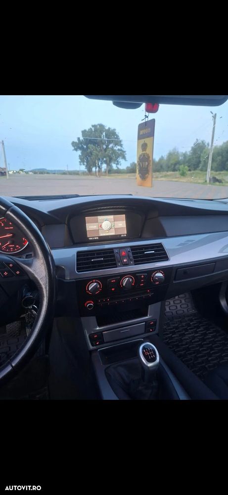BMW Seria 5 520i - 3