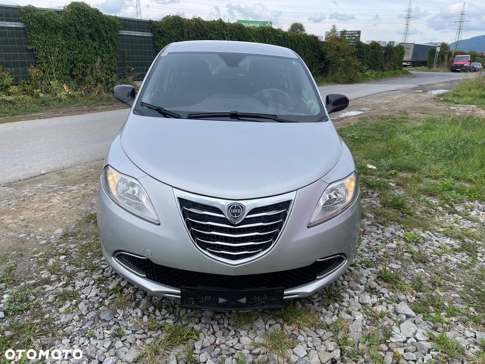 Lancia Ypsilon - 2