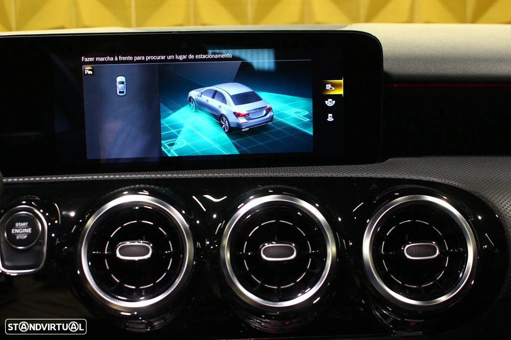 Mercedes-Benz A 250 Limousine e AMG Line - 32