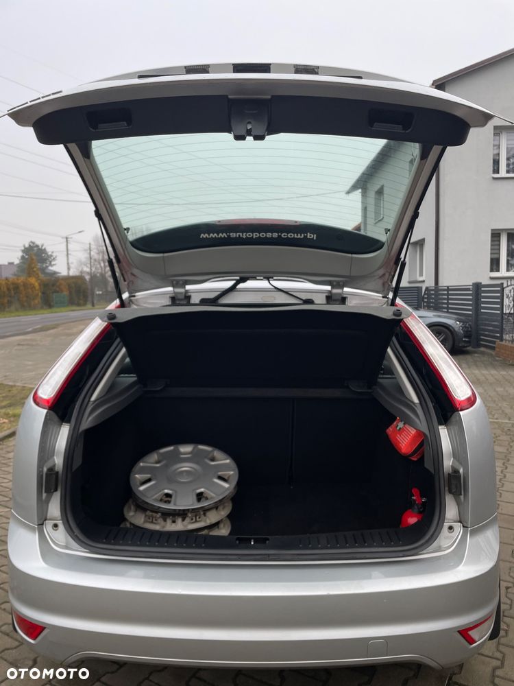 Ford Focus 1.6 Ambiente - 16