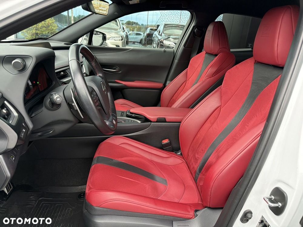 Lexus UX - 15