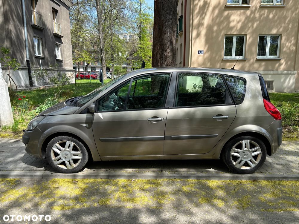 Renault Scenic 2.0 16V Privilege - 8