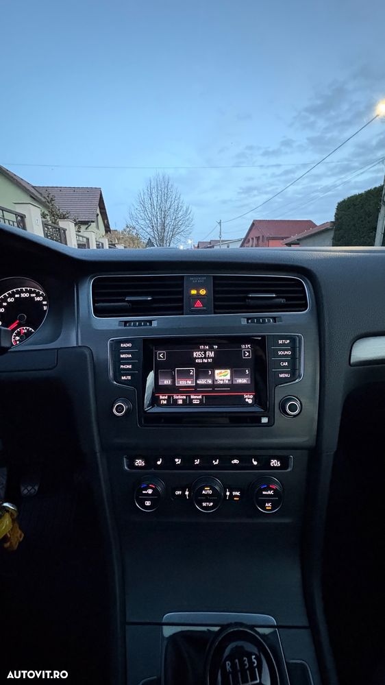 Volkswagen Golf - 16