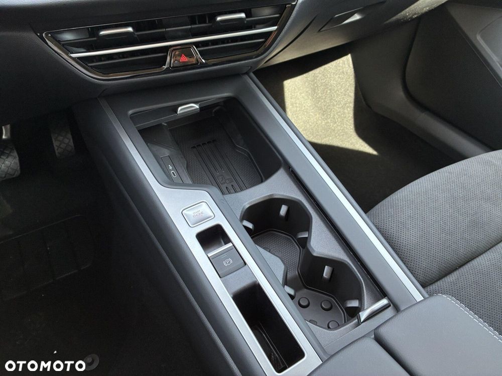 Volkswagen Passat - 25