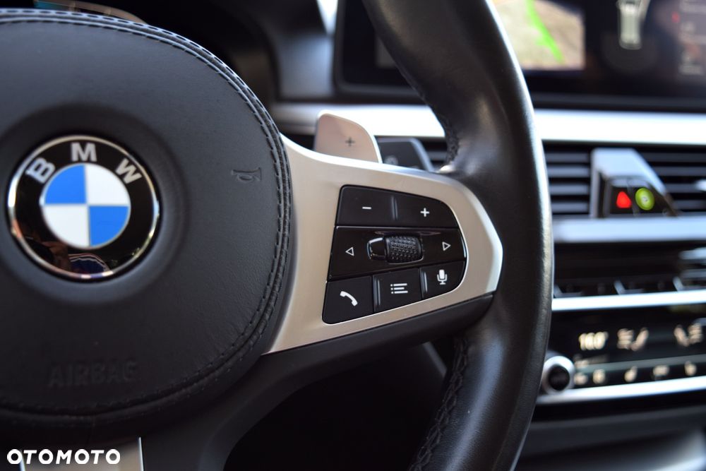 BMW Seria 5 520d Touring M Sport Edition - 19