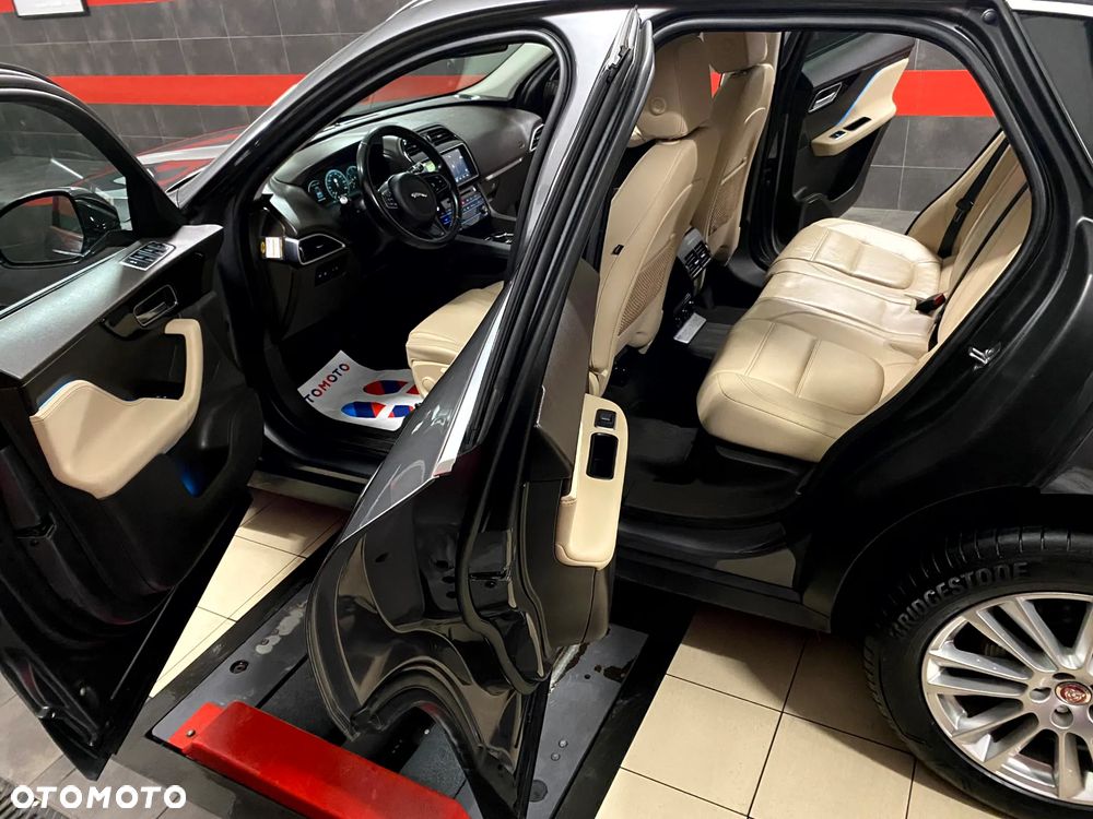 Jaguar F-Pace 20d AWD Pure - 23