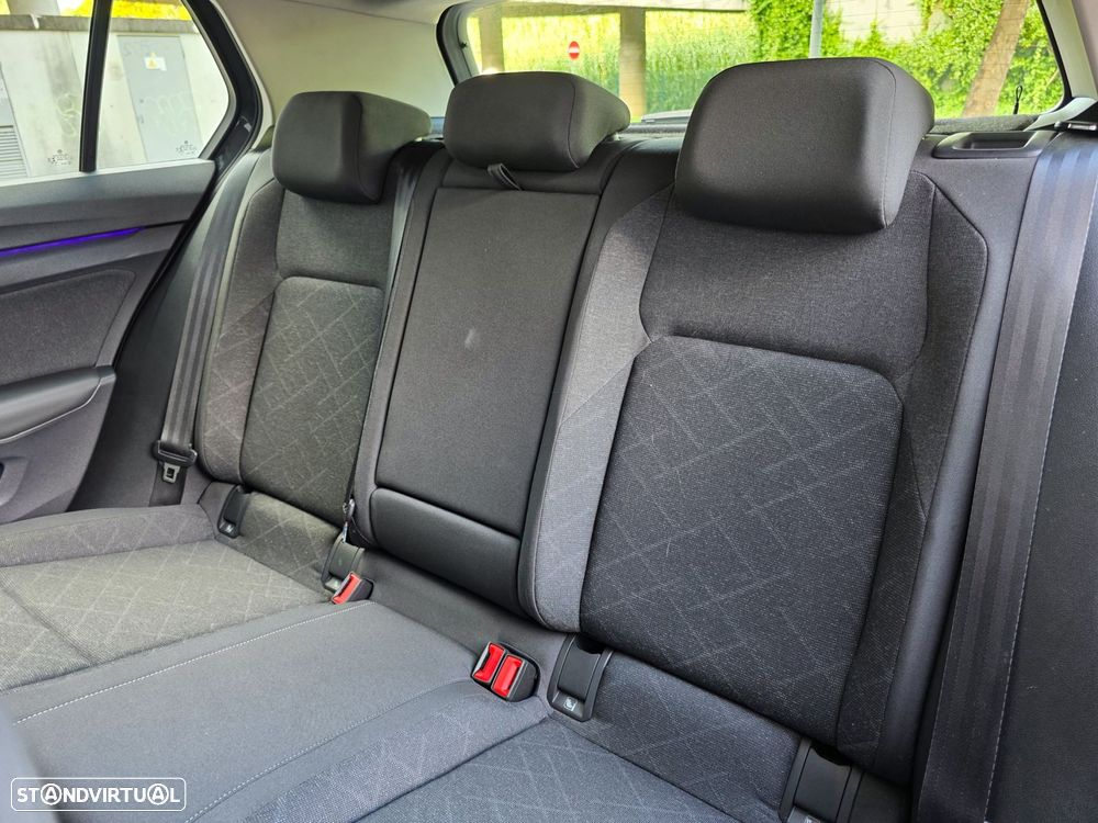 VW Golf 1.0 eTSI Life DSG - 21