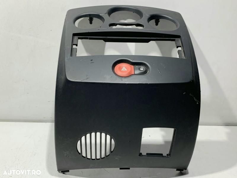 Ornament / trim bord cu buton avarie Renault Clio 3 (2005-2009) 8200214896A - 1